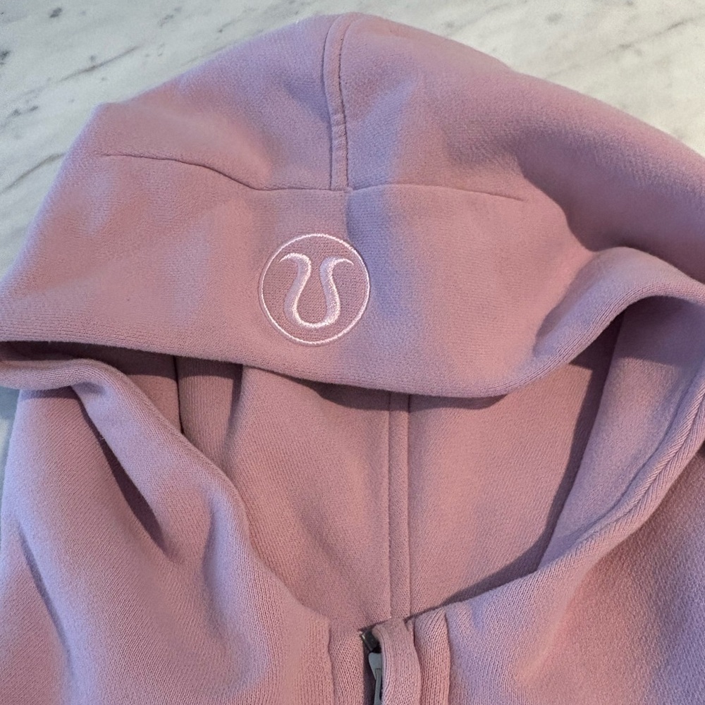 Lululemon scuba hoodie half zip. Size M/L